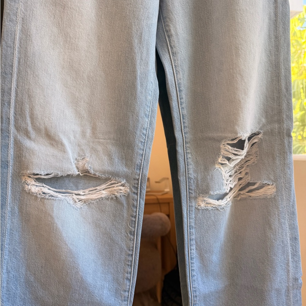 MOTHER Mid Rise Rambler Zip Flood in Ripped Off - Picture 6 of 10